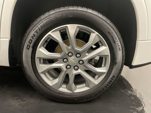 Used 2018 Chevrolet Traverse Premier w/ LPO, 'HIT The Road' Package AWD/4WD image 28