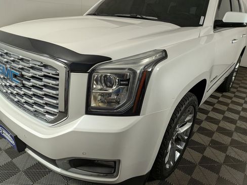Used 2020 GMC Yukon Denali w/ Denali Premium Package image 12