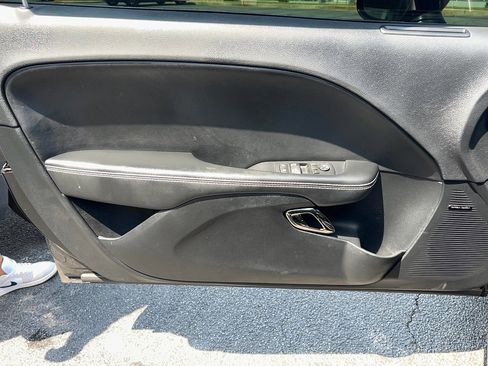 Used 2016 Dodge Challenger SRT Hellcat RWD image 12