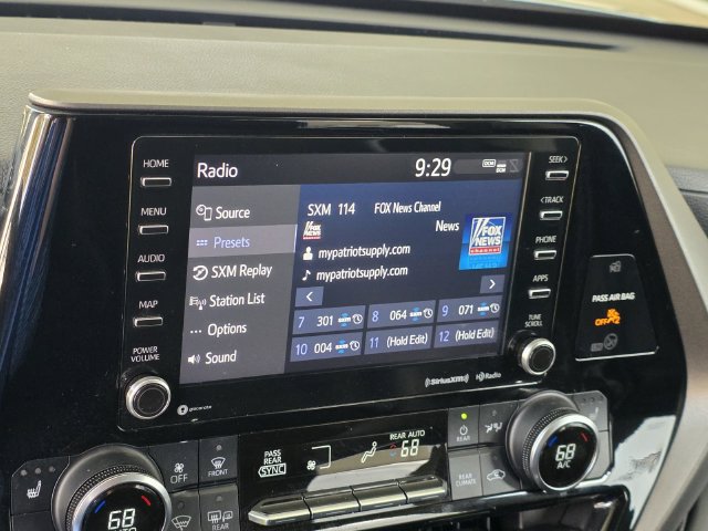 Used 2022 Toyota Highlander XLE FWD image 20