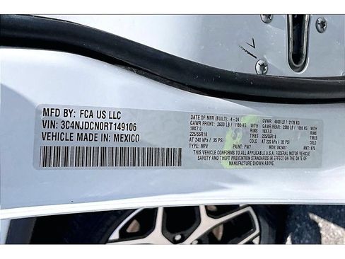 Certified 2024 Jeep Compass Limited AWD/4WD image 38