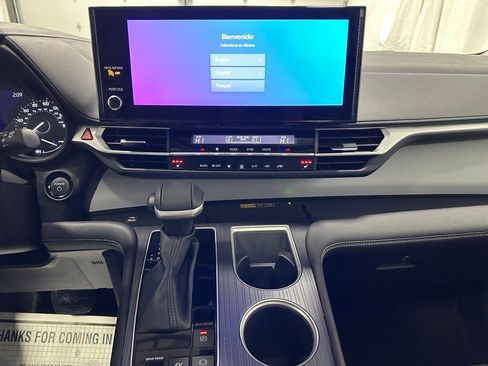 Used 2025 Toyota Sienna XLE image 26