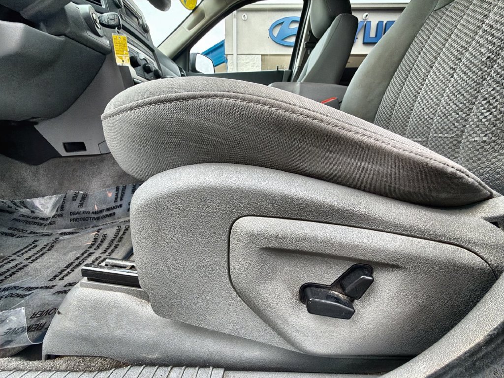 Used 2006 Jeep Grand Cherokee Laredo AWD/4WD image 14