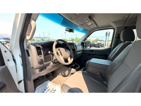 Used 2015 Nissan NV 3500 SV w/ Technology Package RWD image 16