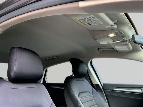 Used 2014 Ford Fusion SE FWD image 13