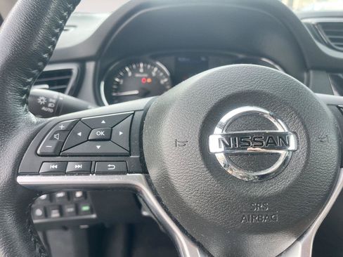 Used 2020 Nissan Rogue SV w/ Premium Package AWD/4WD image 24