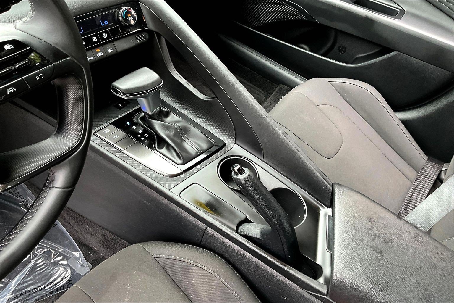 Used 2025 Hyundai Elantra Sport FWD image 16