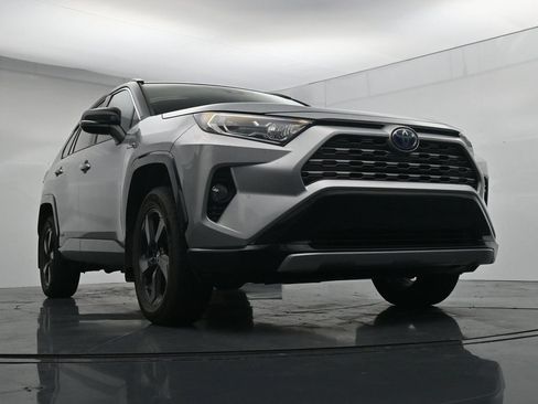 Used 2021 Toyota RAV4 XSE AWD/4WD image 18
