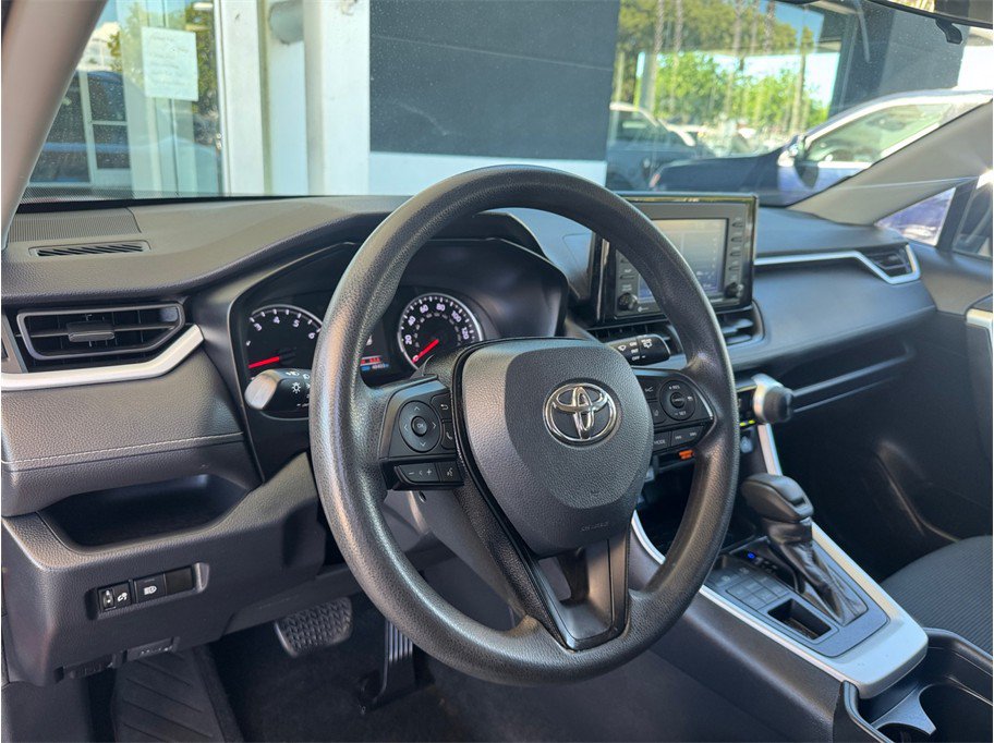 Used 2021 Toyota RAV4 LE AWD/4WD image 23