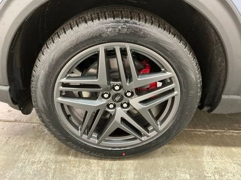 New 2026 Ford Explorer ST-Line w/ ST-Line Street Pack image 12