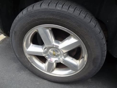 Used 2012 Chevrolet Avalanche LT w/ All-Star Edition image 16