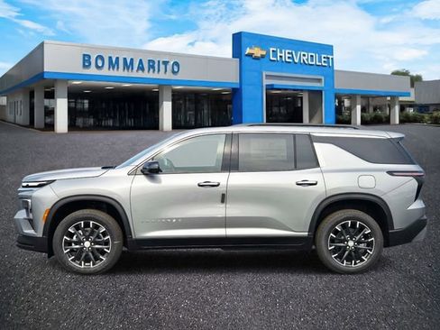 New 2026 Chevrolet Traverse LT w/ Sun and Wheel Package AWD/4WD image 2
