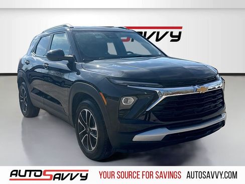Used 2024 Chevrolet TrailBlazer LT w/ LT Cold Weather Package image 1