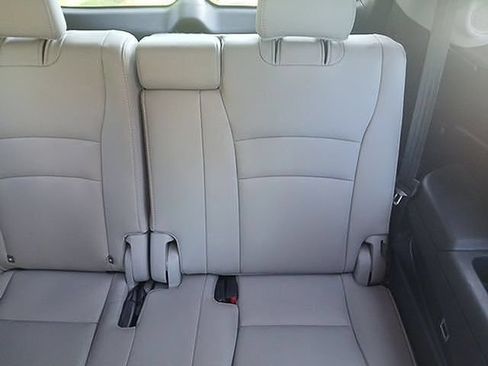 Used 2019 Honda Pilot Touring image 18