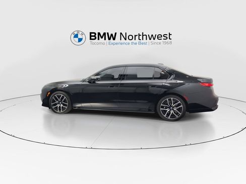 Used 2026 BMW 760i xDrive w/ Executive Package AWD/4WD image 11