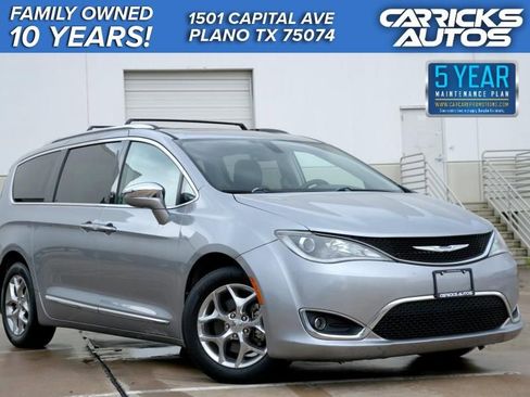 Used 2018 Chrysler Pacifica Limited FWD image 1