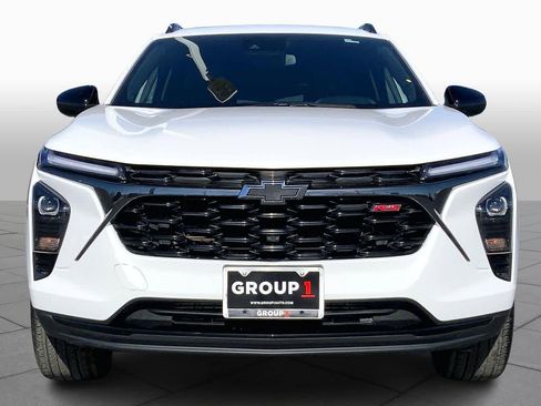 Used 2025 Chevrolet Trax RS w/ Sunroof Package image 4