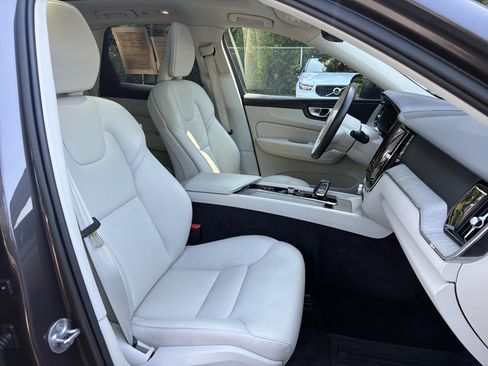 Certified 2023 Volvo XC60 B5 Plus w/ Protection Package Premier FWD image 35