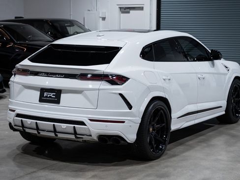 Used 2019 Lamborghini Urus image 6