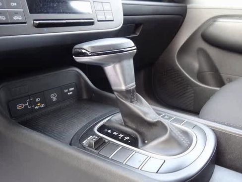 Used 2024 Hyundai Kona SEL image 14