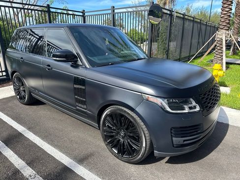 Used 2018 Land Rover Range Rover Supercharged AWD/4WD image 4