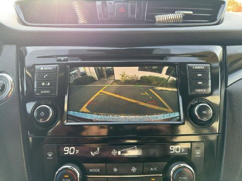 Used 2022 Nissan Rogue Sport SV image 28