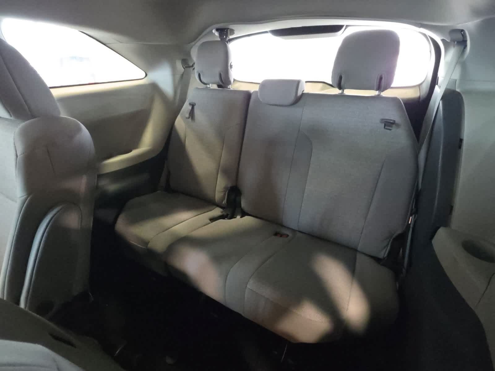 Used 2024 Toyota Sienna AWD image 30