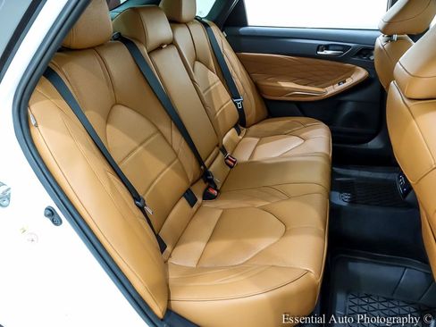 Used 2019 Toyota Avalon Limited image 22