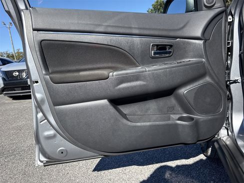 Used 2024 Mitsubishi Outlander Sport 2.0 ES image 12