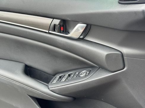 Used 2019 Honda Accord Sport image 18