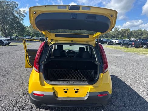 Used 2020 Kia Soul EX w/ Option Group 015 FWD image 16