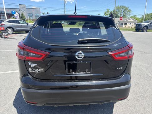 Used 2020 Nissan Rogue Sport S w/ Appearance Package AWD/4WD image 4