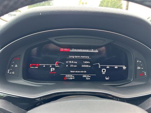 Used 2023 Audi Q8 Premium Plus image 29