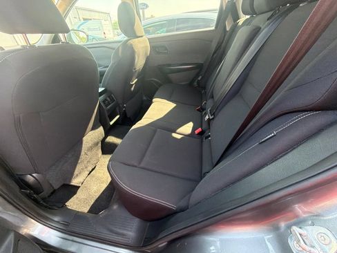 Used 2023 Nissan Rogue S FWD image 43