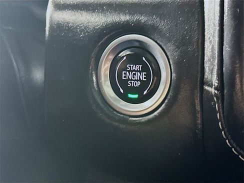 Used 2023 GMC Yukon Denali Ultimate image 28