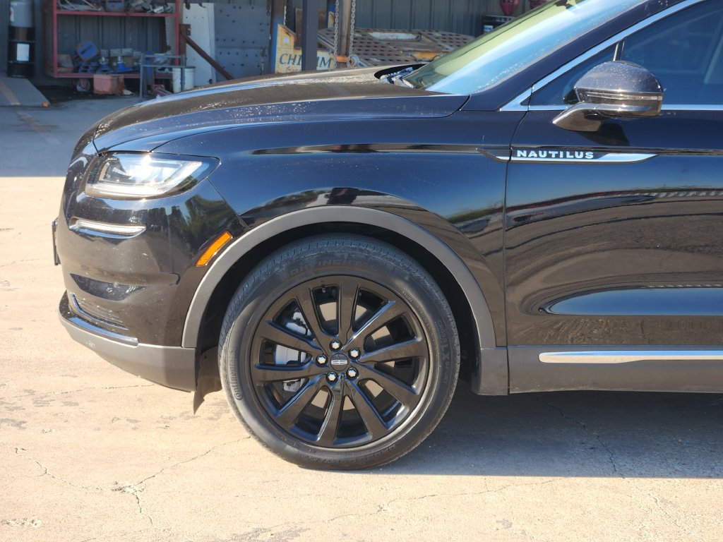 Used 2022 Lincoln Nautilus Reserve w/ Monochromatic Package FWD image 7