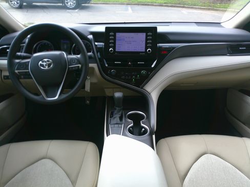 Used 2023 Toyota Camry LE image 31
