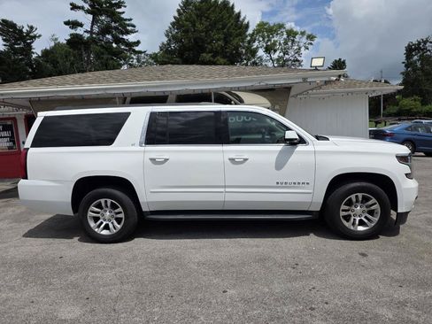 Used 2015 Chevrolet Suburban LT RWD image 4