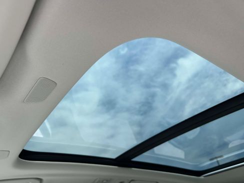 Certified 2025 Volvo XC60 B5 Plus AWD/4WD image 11