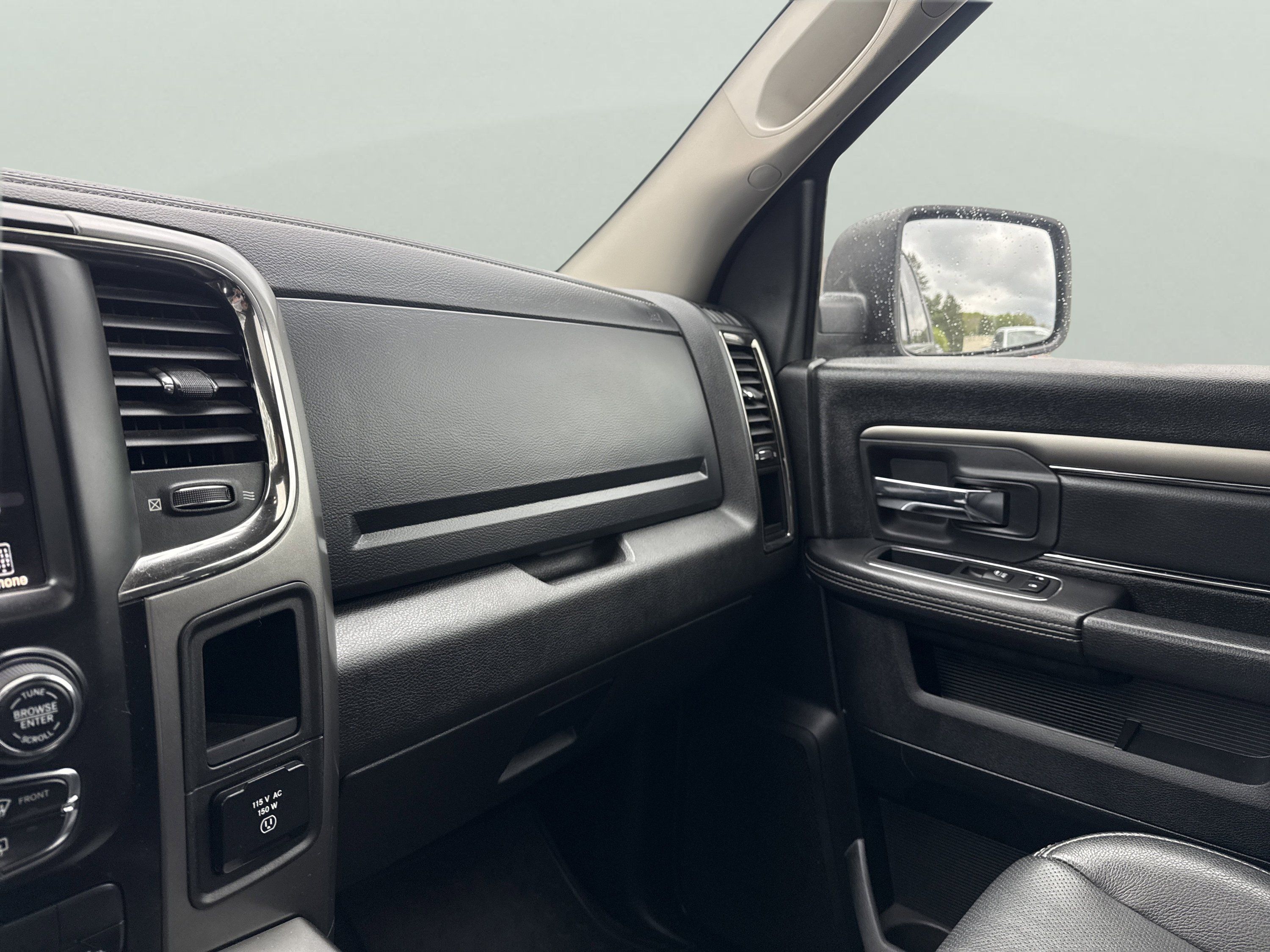 Used 2017 RAM 1500 Sport w/ Black Ram 1500 Sport Group AWD/4WD image 19