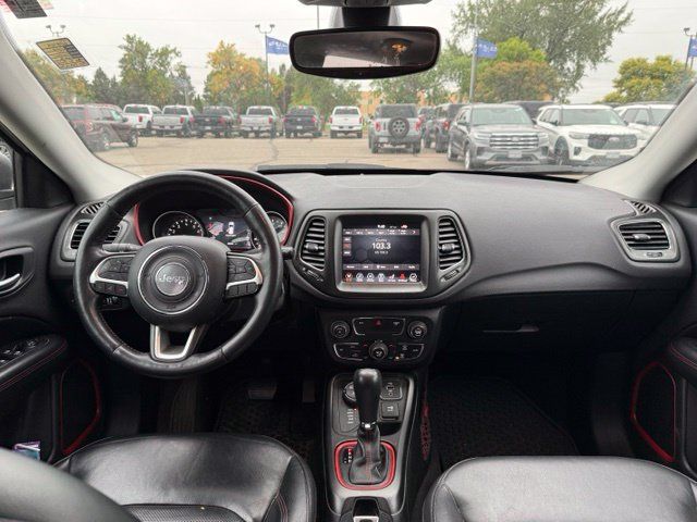 Used 2018 Jeep Compass Trailhawk w/ Leather Interior Group AWD/4WD image 2