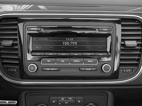 Used 2014 Volkswagen Beetle TDI image 9