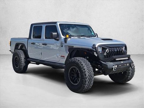 Used 2022 Jeep Gladiator Mojave AWD/4WD image 3