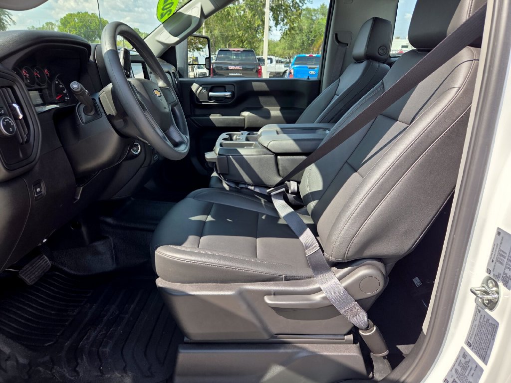 Used 2025 Chevrolet Silverado 2500 W/T RWD image 6