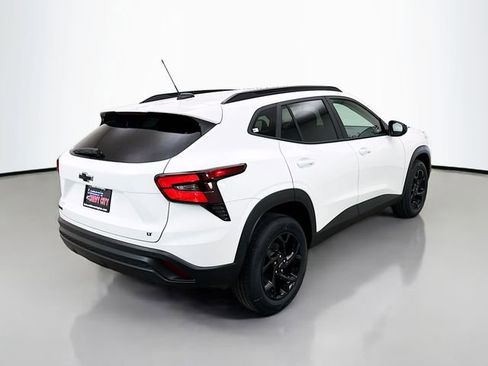 New 2026 Chevrolet Trax LT FWD image 9