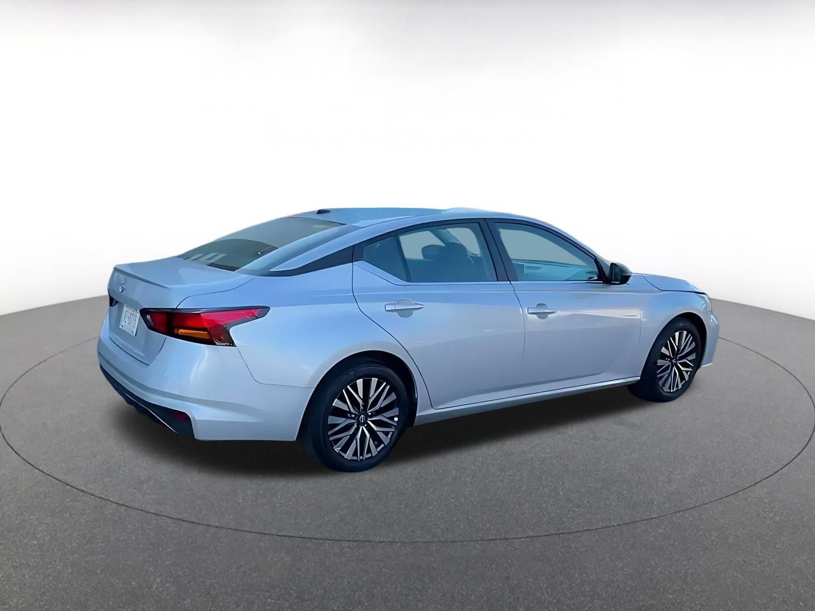 Used 2026 Nissan Altima 2.5 SV FWD image 14