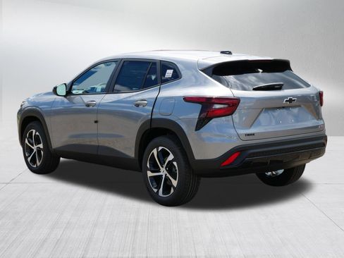 New 2026 Chevrolet Trax RS w/ Sunroof Package FWD image 3