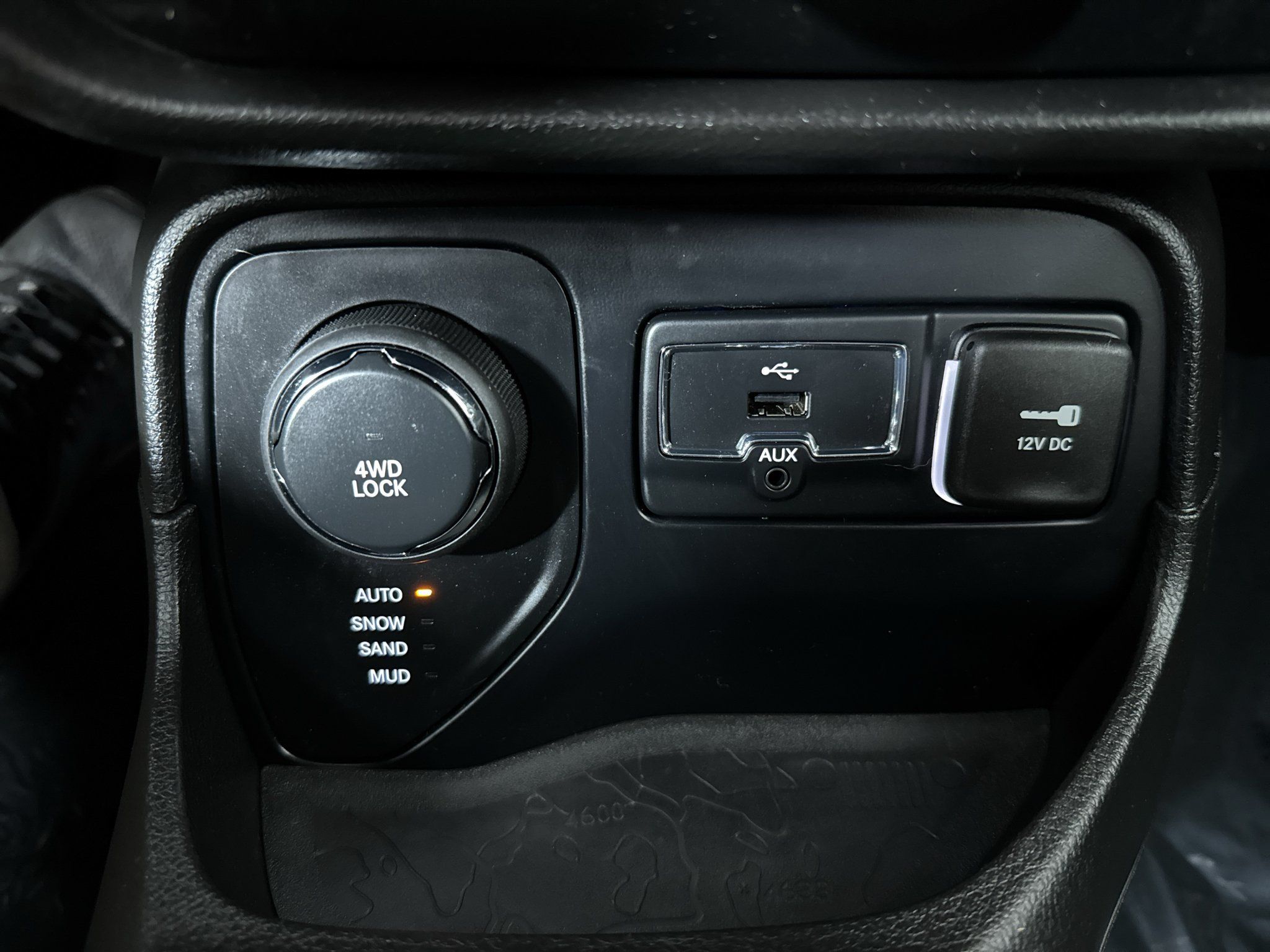 Used 2016 Jeep Renegade Limited w/ Safety & Security Group AWD/4WD image 32