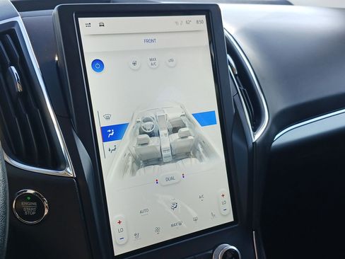 Used 2022 Ford Edge Titanium image 24