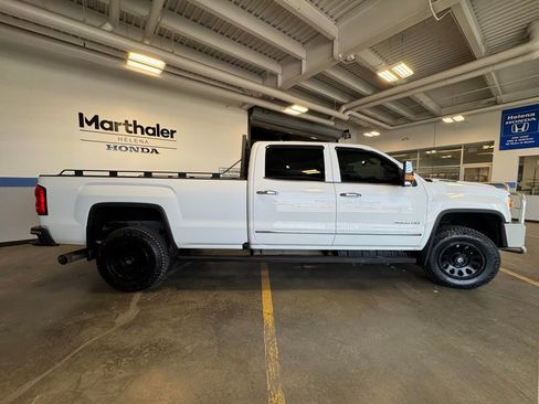 Used 2018 GMC Sierra 3500 SLT AWD/4WD image 4